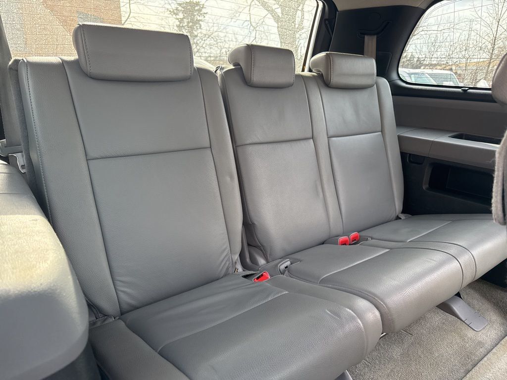 2011 Toyota Sequoia 4WD LV8 6-Speed Automatic Ltd - 23003085 - 10