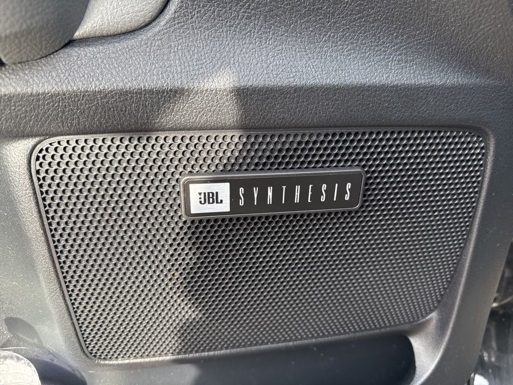 2011 Toyota Sequoia 4WD LV8 6-Speed Automatic Ltd - 23003085 - 13