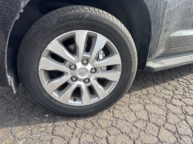 2011 Toyota Sequoia 4WD LV8 6-Speed Automatic Ltd - 23003085 - 1