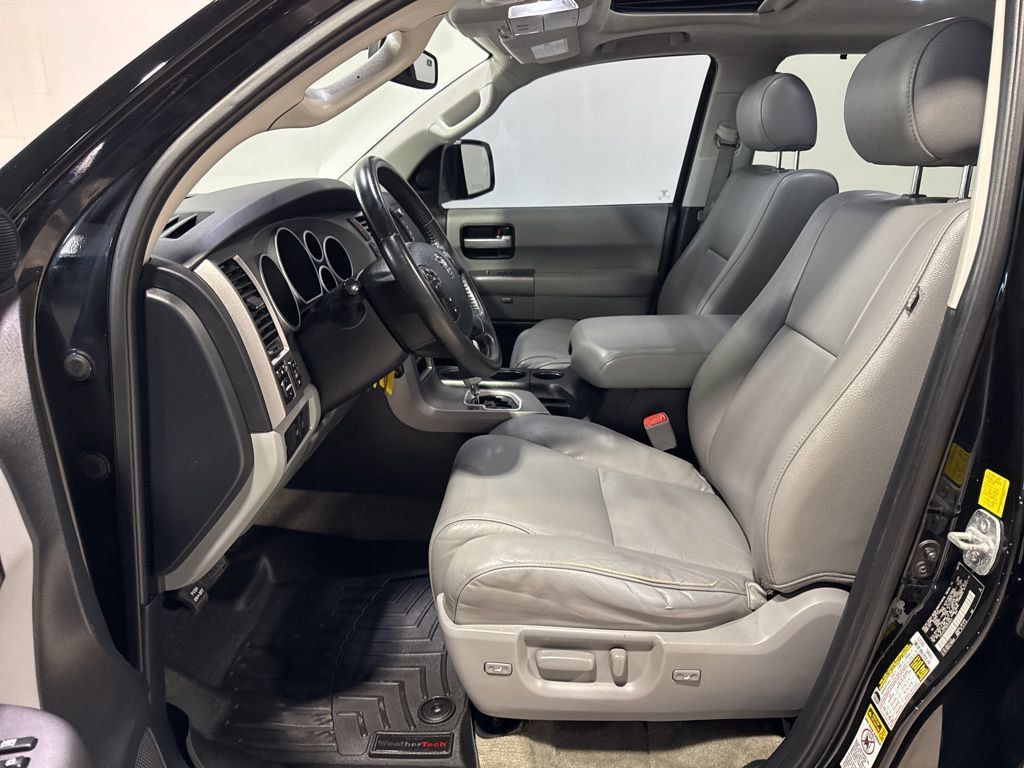 2011 Toyota Sequoia 4WD LV8 6-Speed Automatic Ltd - 23003085 - 26