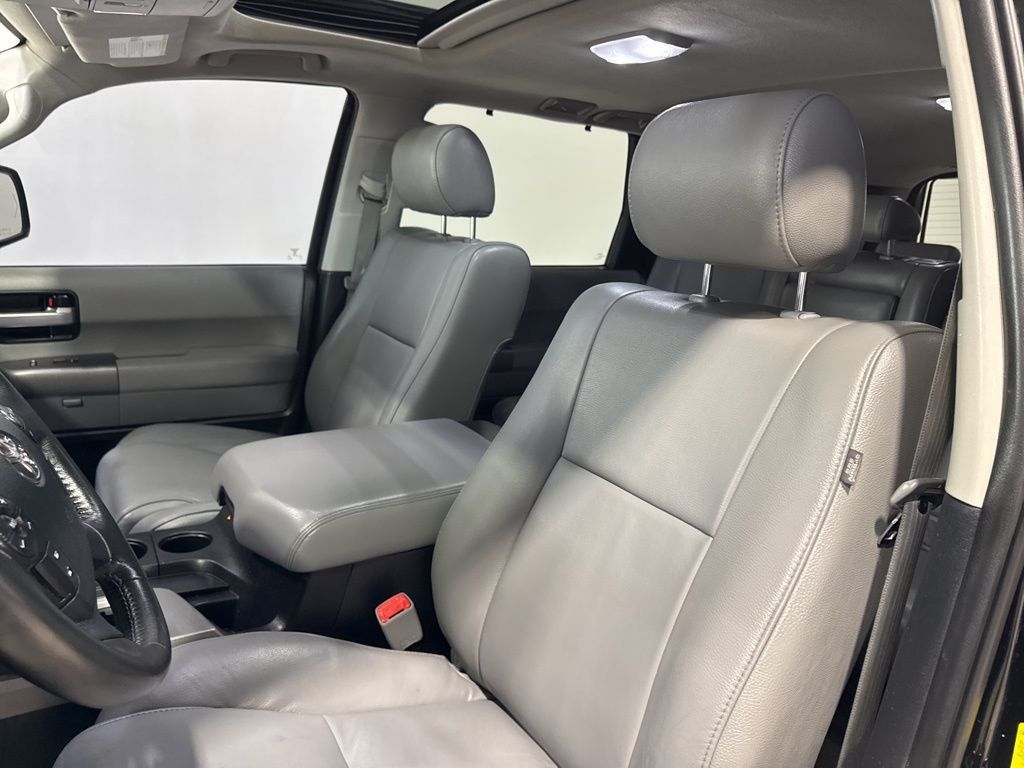 2011 Toyota Sequoia 4WD LV8 6-Speed Automatic Ltd - 23003085 - 29