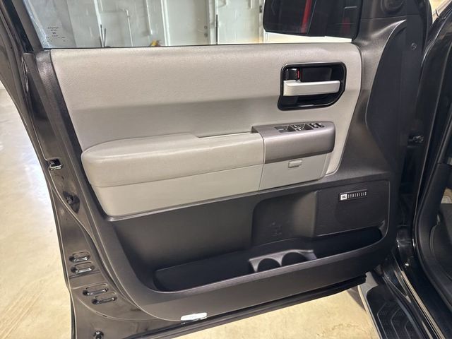 2011 Toyota Sequoia 4WD LV8 6-Speed Automatic Ltd - 23003085 - 31