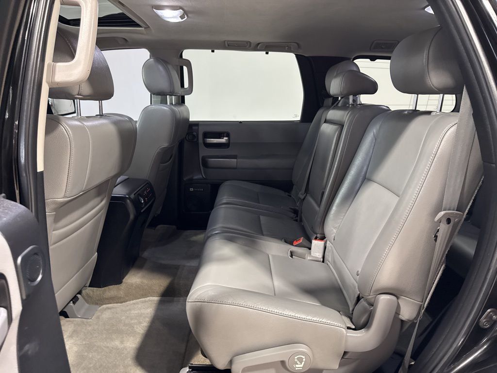 2011 Toyota Sequoia 4WD LV8 6-Speed Automatic Ltd - 23003085 - 34
