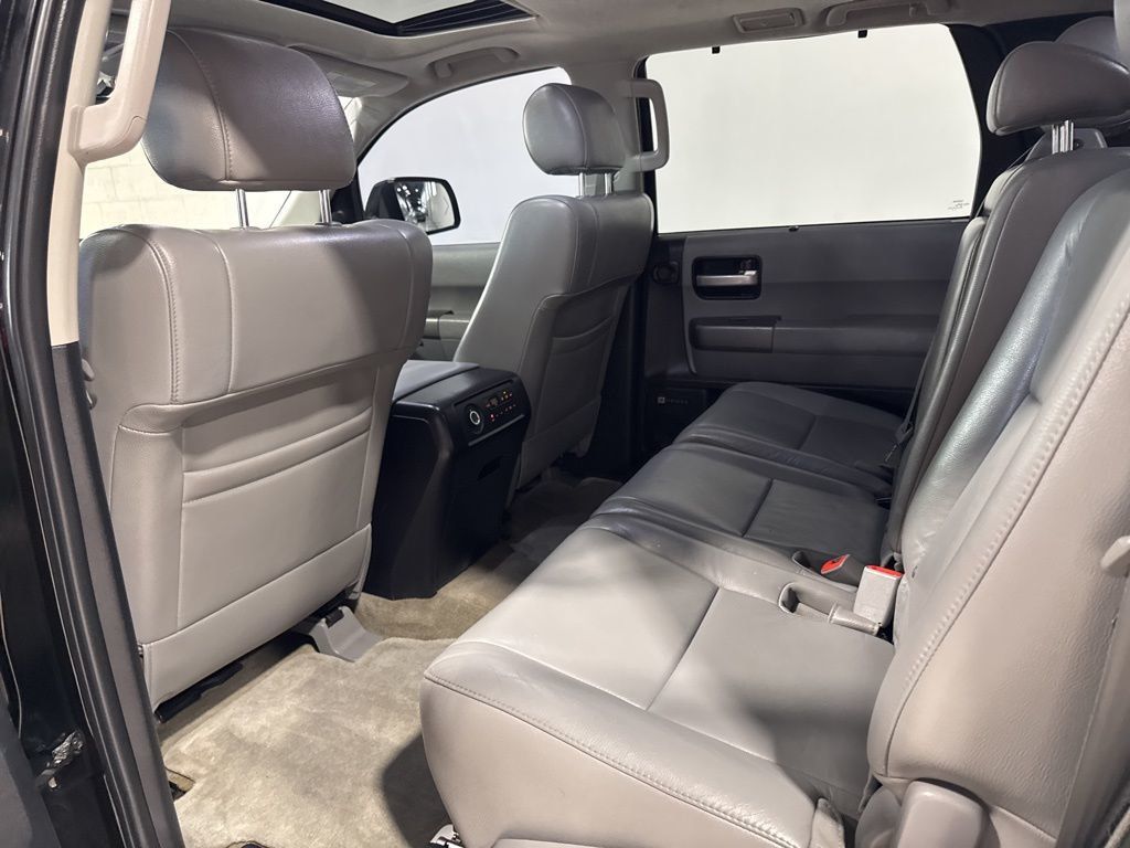 2011 Toyota Sequoia 4WD LV8 6-Speed Automatic Ltd - 23003085 - 36