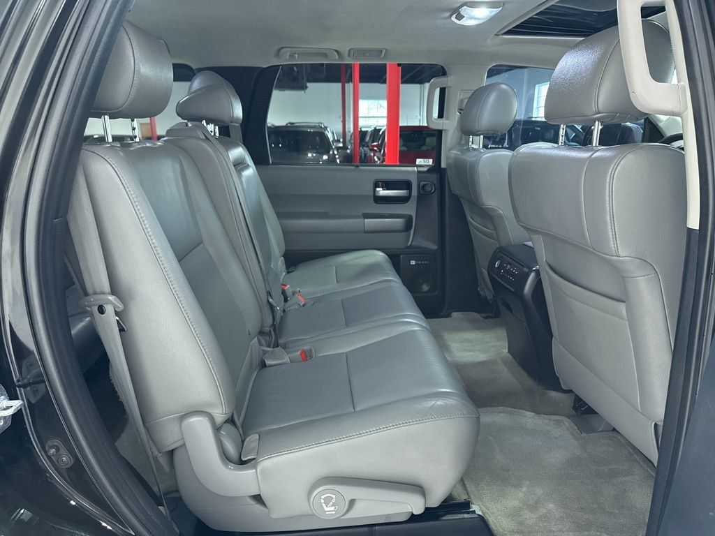 2011 Toyota Sequoia 4WD LV8 6-Speed Automatic Ltd - 23003085 - 43