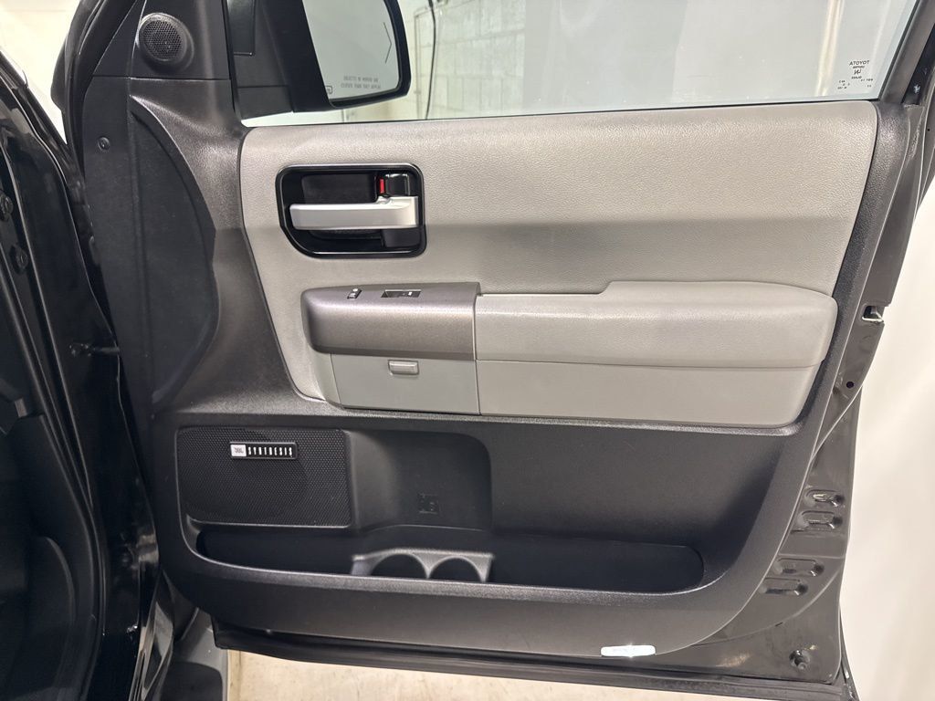 2011 Toyota Sequoia 4WD LV8 6-Speed Automatic Ltd - 23003085 - 52