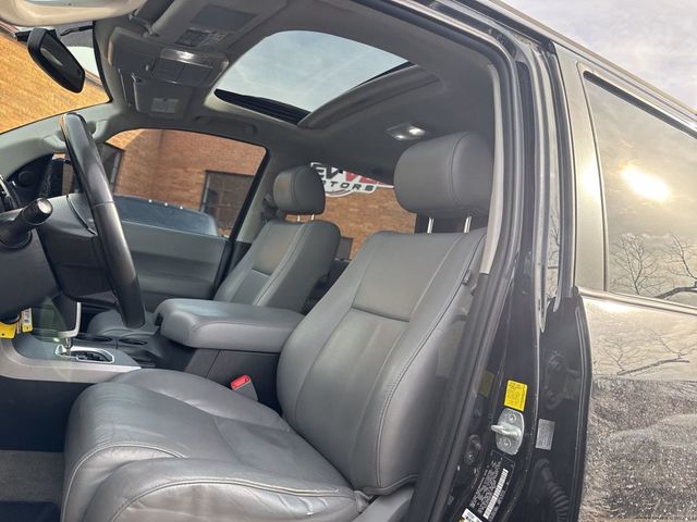 2011 Toyota Sequoia 4WD LV8 6-Speed Automatic Ltd - 23003085 - 8