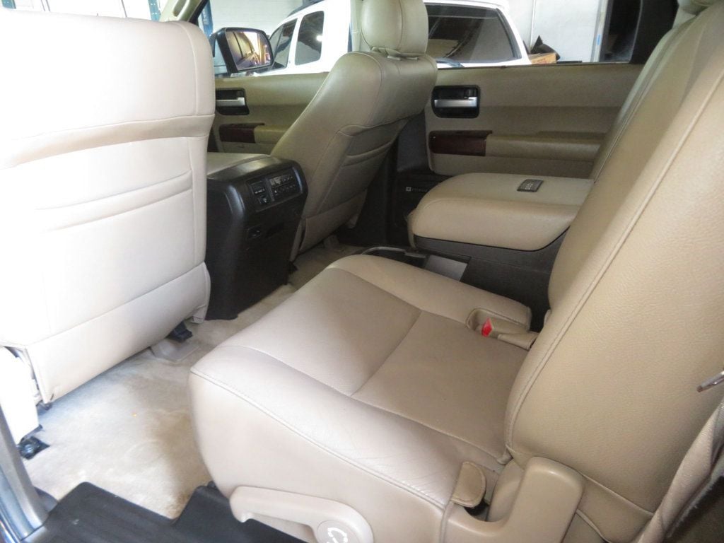 2011 Toyota Sequoia 4X4 PLATINUM SEQUOIA THIRD ROW SEAT 5.7 MOTOR EXTRA CLEAN  - 23059848 - 23