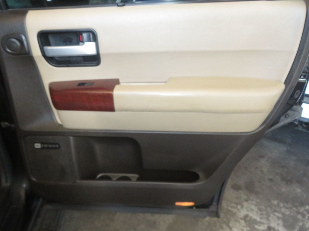 2011 Toyota Sequoia 4X4 PLATINUM SEQUOIA THIRD ROW SEAT 5.7 MOTOR EXTRA CLEAN  - 23059848 - 27