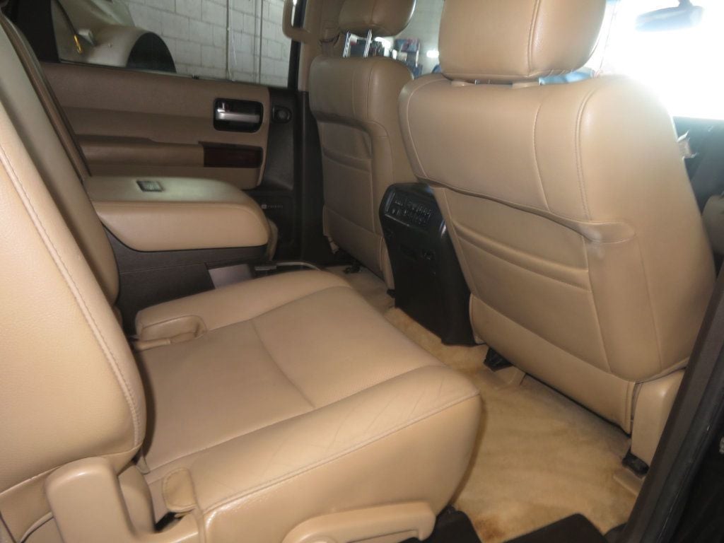 2011 Toyota Sequoia 4X4 PLATINUM SEQUOIA THIRD ROW SEAT 5.7 MOTOR EXTRA CLEAN  - 23059848 - 31