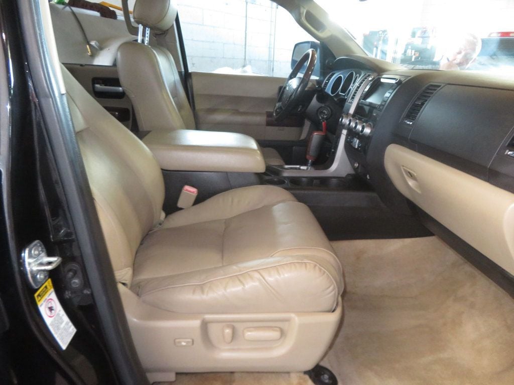 2011 Toyota Sequoia 4X4 PLATINUM SEQUOIA THIRD ROW SEAT 5.7 MOTOR EXTRA CLEAN  - 23059848 - 33