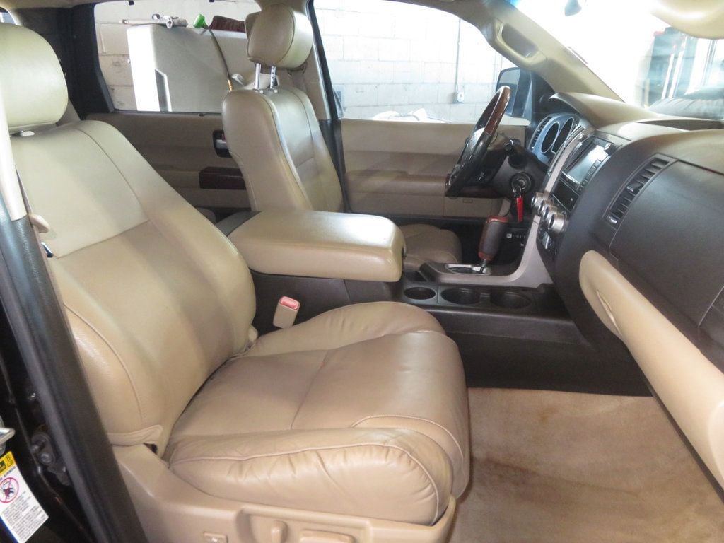2011 Toyota Sequoia 4X4 PLATINUM SEQUOIA THIRD ROW SEAT 5.7 MOTOR EXTRA CLEAN  - 23059848 - 34