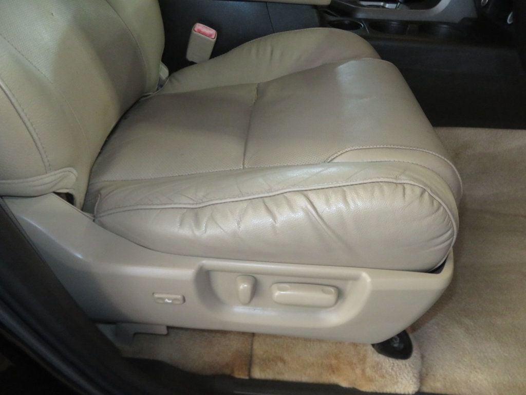 2011 Toyota Sequoia 4X4 PLATINUM SEQUOIA THIRD ROW SEAT 5.7 MOTOR EXTRA CLEAN  - 23059848 - 35