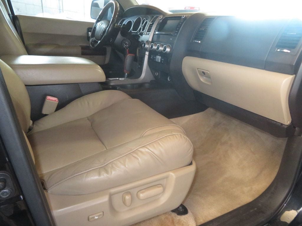 2011 Toyota Sequoia 4X4 PLATINUM SEQUOIA THIRD ROW SEAT 5.7 MOTOR EXTRA CLEAN  - 23059848 - 36