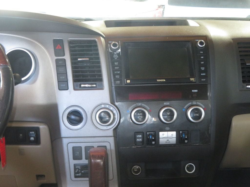 2011 Toyota Sequoia 4X4 PLATINUM SEQUOIA THIRD ROW SEAT 5.7 MOTOR EXTRA CLEAN  - 23059848 - 39