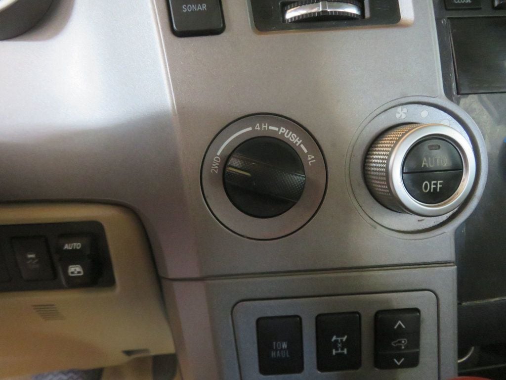 2011 Toyota Sequoia 4X4 PLATINUM SEQUOIA THIRD ROW SEAT 5.7 MOTOR EXTRA CLEAN  - 23059848 - 42