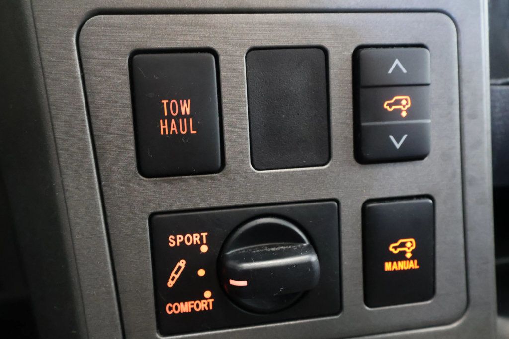 2011 Toyota Sequoia RWD LV8 6-Speed Automatic Platinum - 22934482 - 29