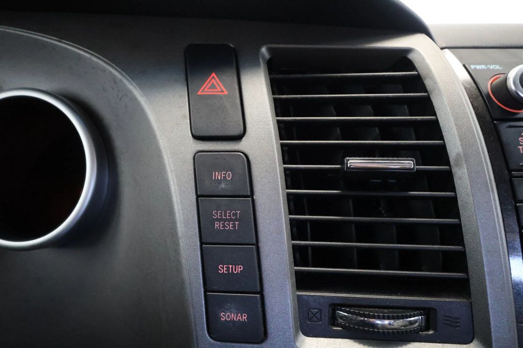 2011 Toyota Sequoia RWD LV8 6-Speed Automatic Platinum - 22934482 - 31