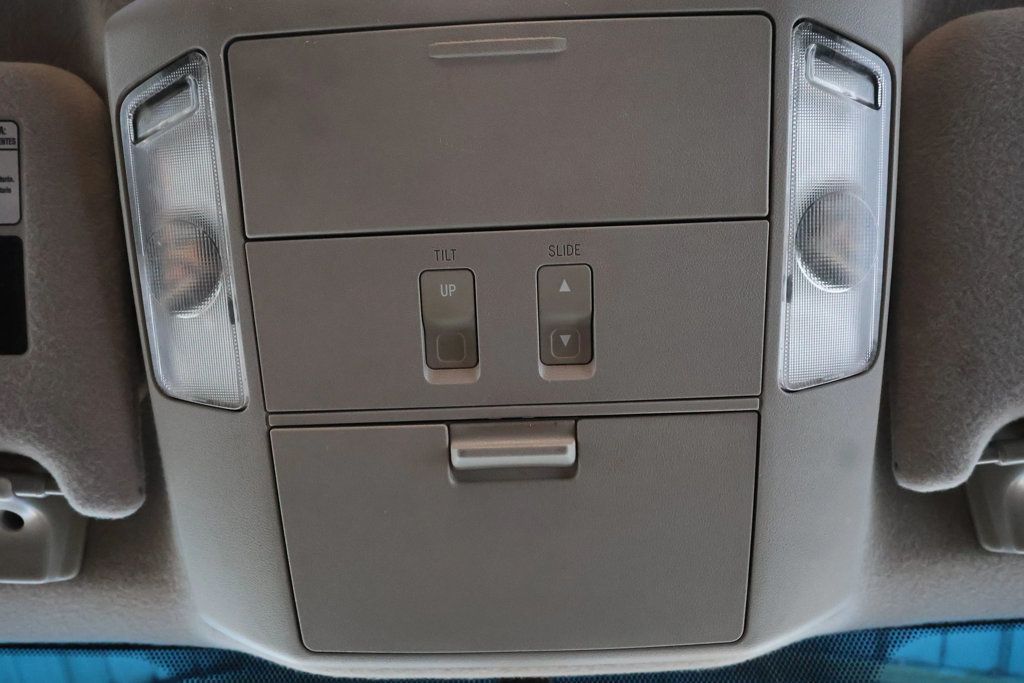 2011 Toyota Sequoia RWD LV8 6-Speed Automatic Platinum - 22934482 - 38