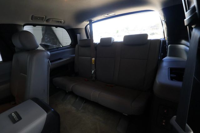 2011 Toyota Sequoia RWD LV8 6-Speed Automatic Platinum - 22934482 - 39
