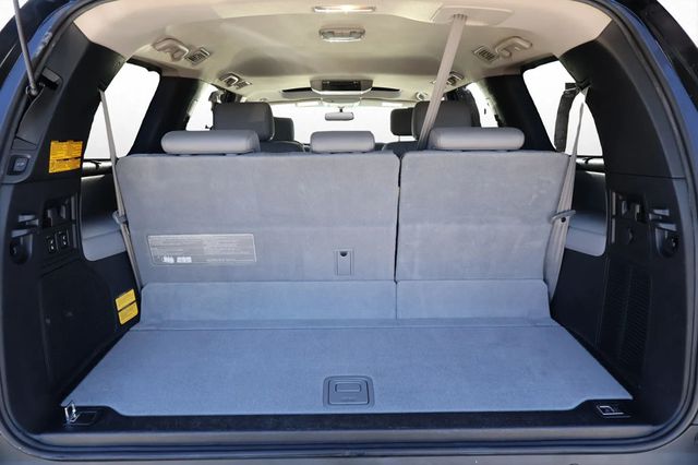 2011 Toyota Sequoia RWD LV8 6-Speed Automatic Platinum - 22934482 - 7