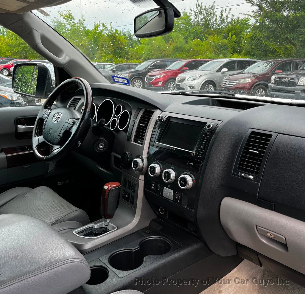 2011 Toyota Sequoia RWD LV8 6-Speed Automatic Platinum - 23049679 - 19