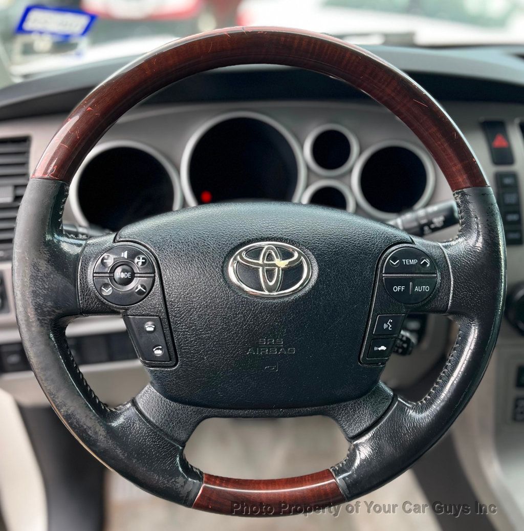 2011 Toyota Sequoia RWD LV8 6-Speed Automatic Platinum - 23049679 - 22