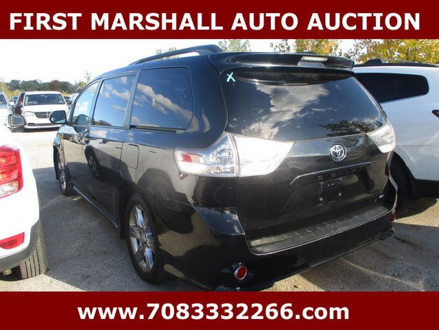 2011 Toyota Sienna  - 22931650 - 3