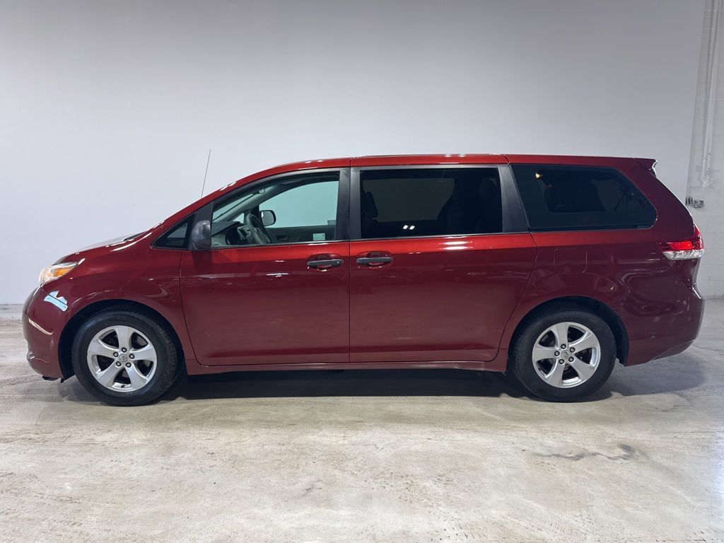 2011 Toyota Sienna 5dr 7-Passenger Van V6 FWD - 22973359 - 3