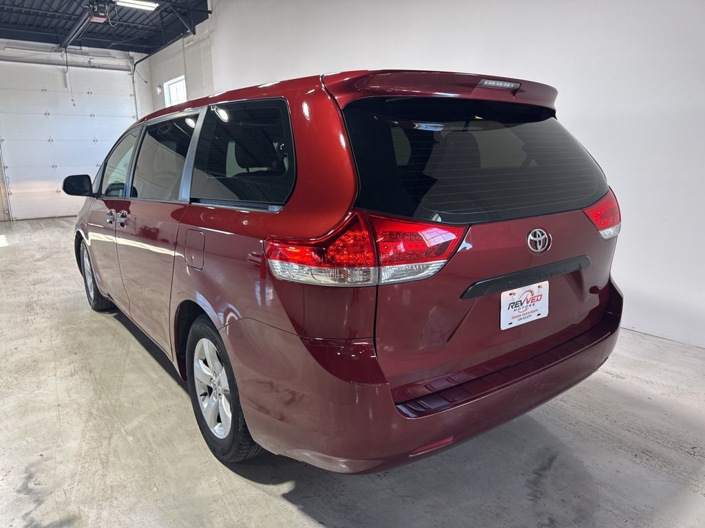 2011 Toyota Sienna 5dr 7-Passenger Van V6 FWD - 22973359 - 4