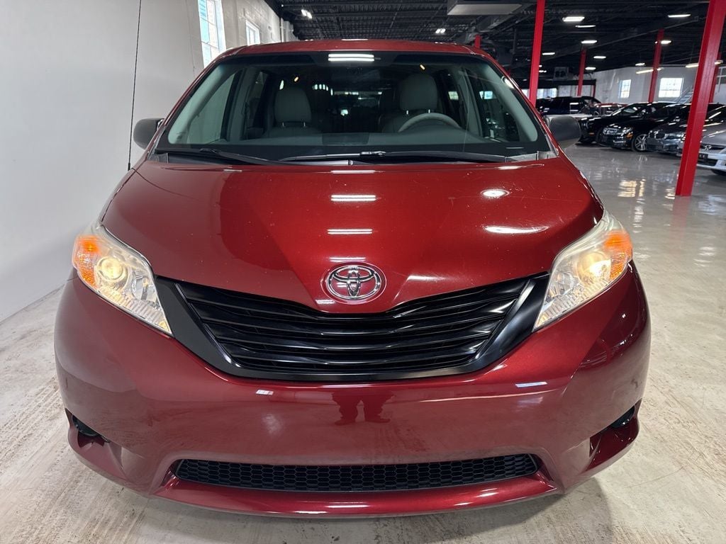 2011 Toyota Sienna 5dr 7-Passenger Van V6 FWD - 22973359 - 8