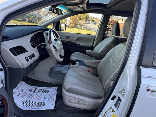 2011 Toyota Sienna 5dr 7-Passenger Van V6 Ltd FWD - 22942967 - 13