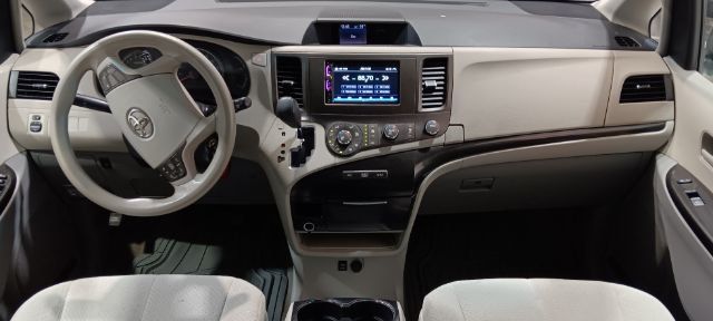 2011 Toyota Sienna 5dr 8-Passenger Van V6 LE FWD - 22912158 - 3