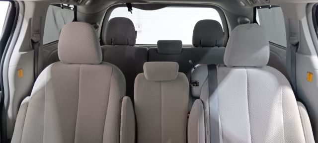 2011 Toyota Sienna 5dr 8-Passenger Van V6 LE FWD - 22912158 - 4