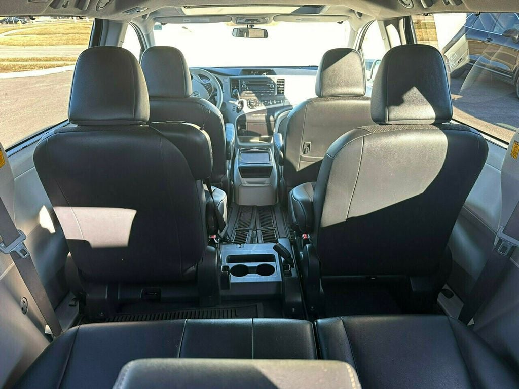 2011 Toyota Sienna 5dr 8-Passenger Van V6 SE FWD - 22315403 - 43