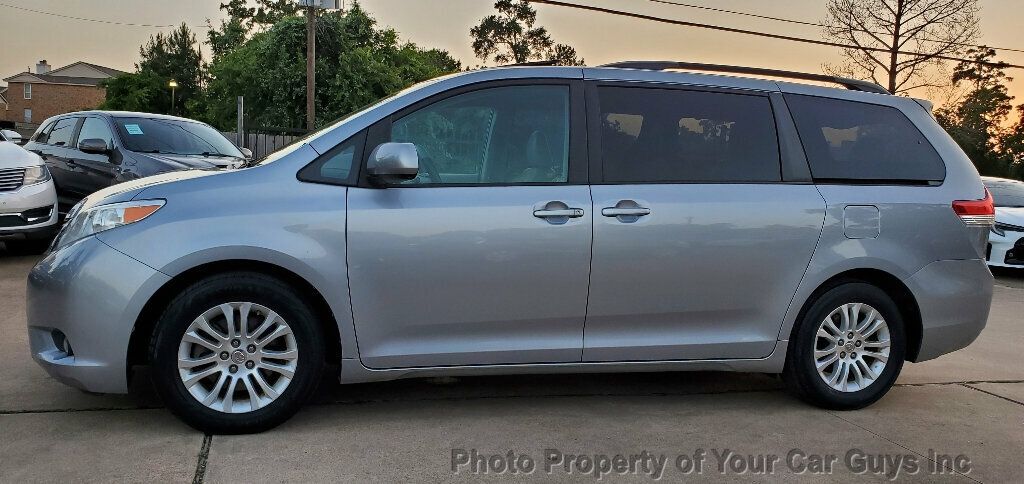 2011 Toyota Sienna 7-Passenger Van XLE - 22841949 - 20