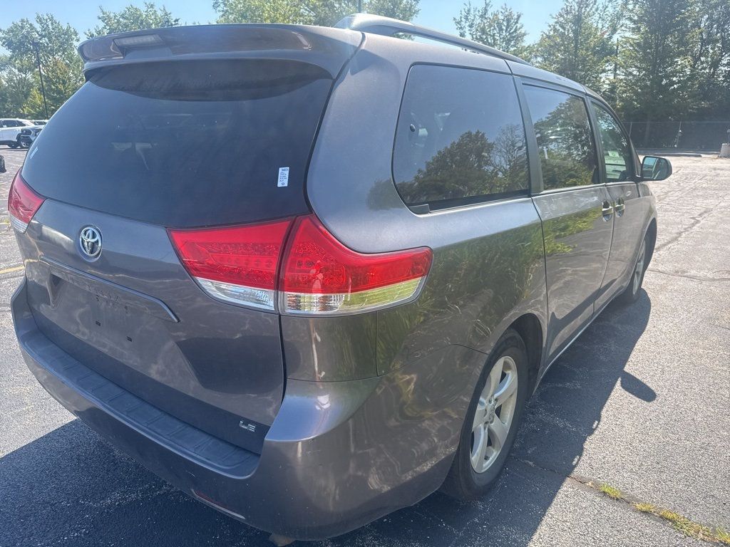2011 Toyota Sienna Base - 22923615 - 4