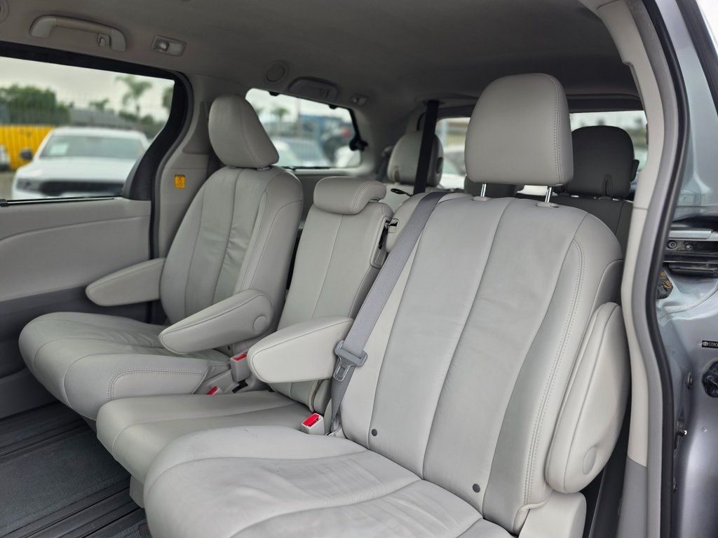 2011 Toyota Sienna Base - 22979169 - 20