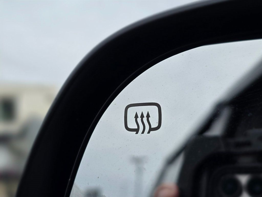 2011 Toyota Sienna Base - 22979169 - 24