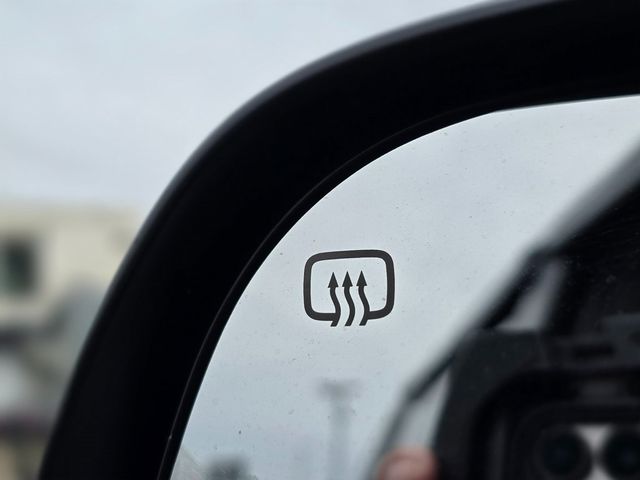 2011 Toyota Sienna Base - 22979169 - 24