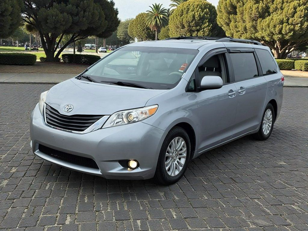 2011 Toyota Sienna Base - 22979169 - 3