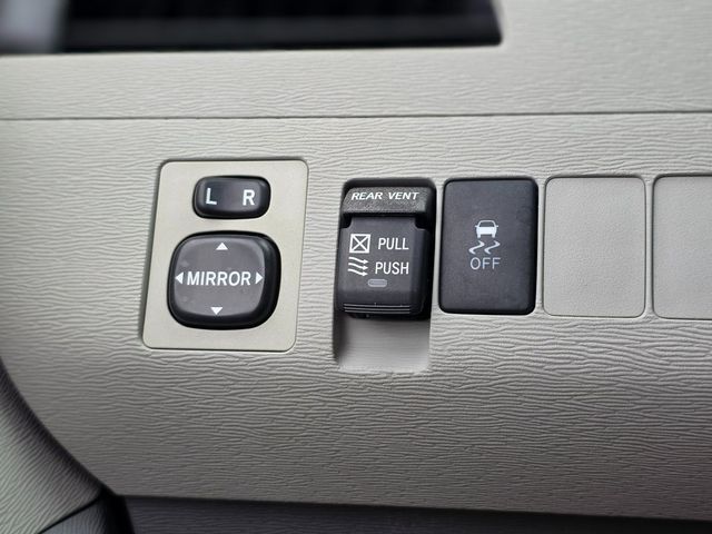 2011 Toyota Sienna Base - 22979169 - 43