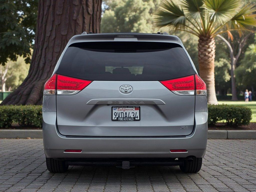 2011 Toyota Sienna Base - 22979169 - 5