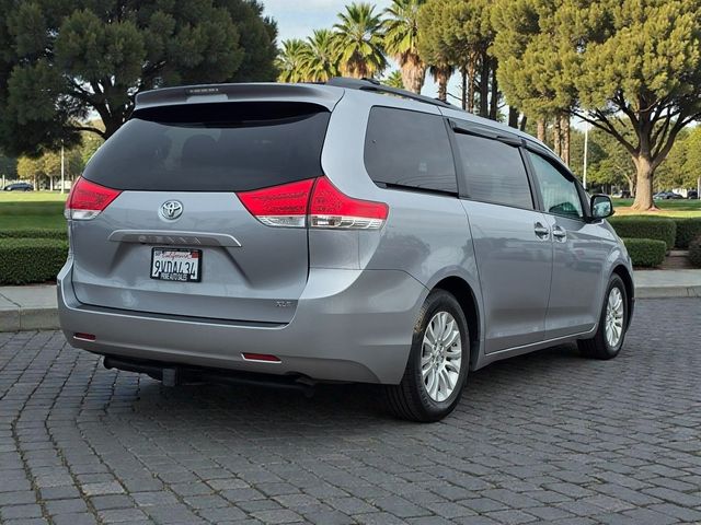 2011 Toyota Sienna Base - 22979169 - 6