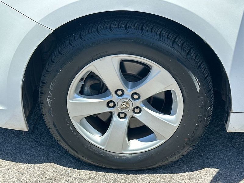 2011 Toyota Sienna LE - 23027320 - 10