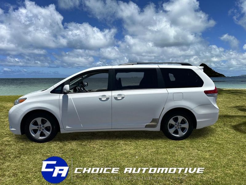 2011 Toyota Sienna LE - 23027320 - 2