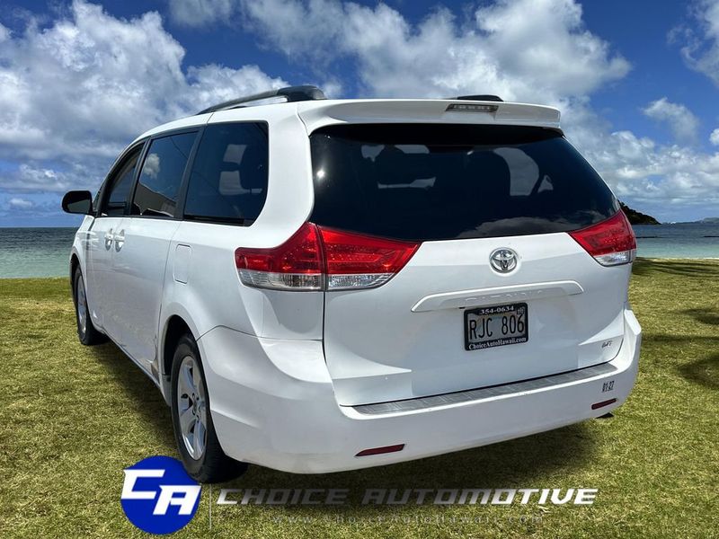 2011 Toyota Sienna LE - 23027320 - 4
