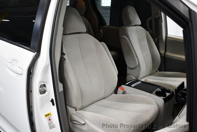 2011 Toyota Sienna LE - 23007786 - 11