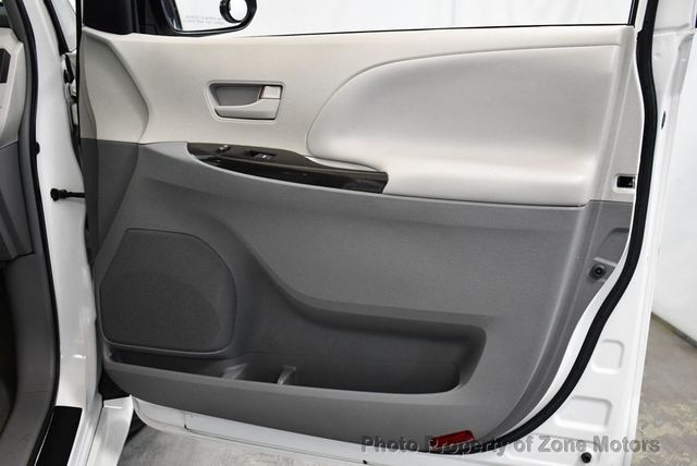 2011 Toyota Sienna LE - 23007786 - 12