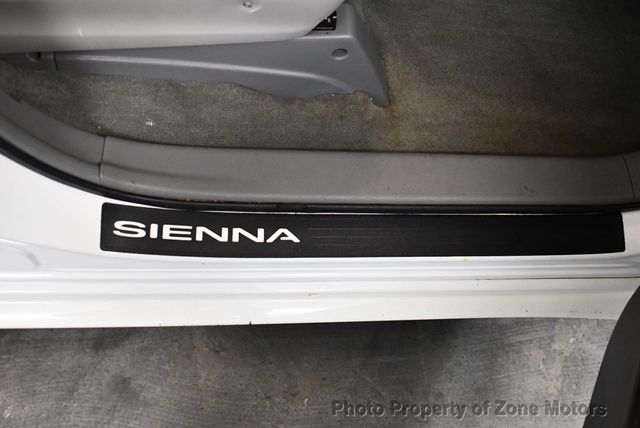 2011 Toyota Sienna LE - 23007786 - 13